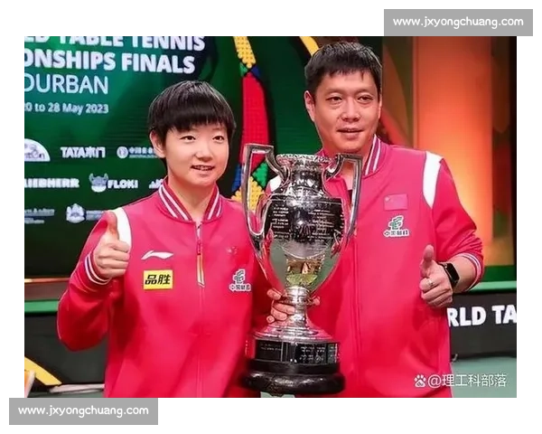 邱贻可的高能量日常:Q 版纸巾藏温情,国乒教练的双面人生