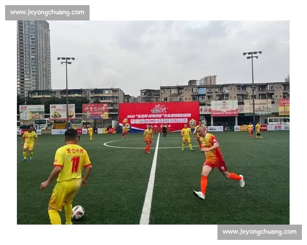 银杏杯燃动蓉城!2025 成都社区足球总决赛开幕